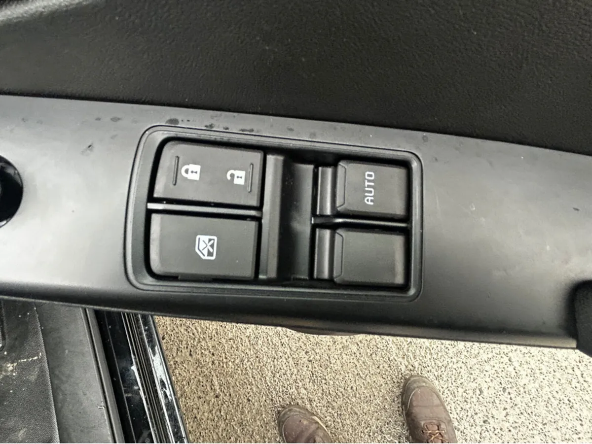 Isuzu D-Max BLACK 2 SEATER SINGLE CAB €333 ROAD TA - Image 4