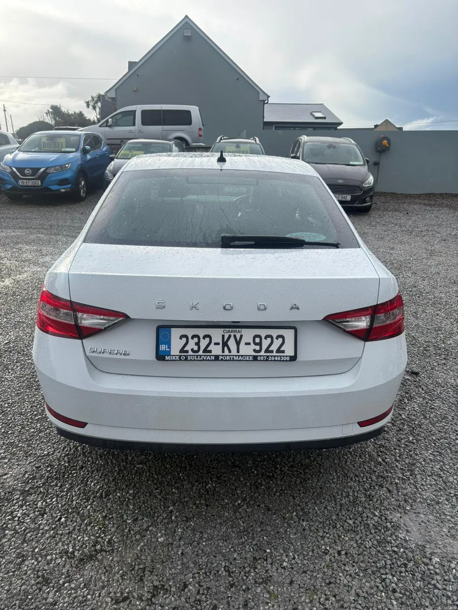 Skoda Superb 2023 - Image 3