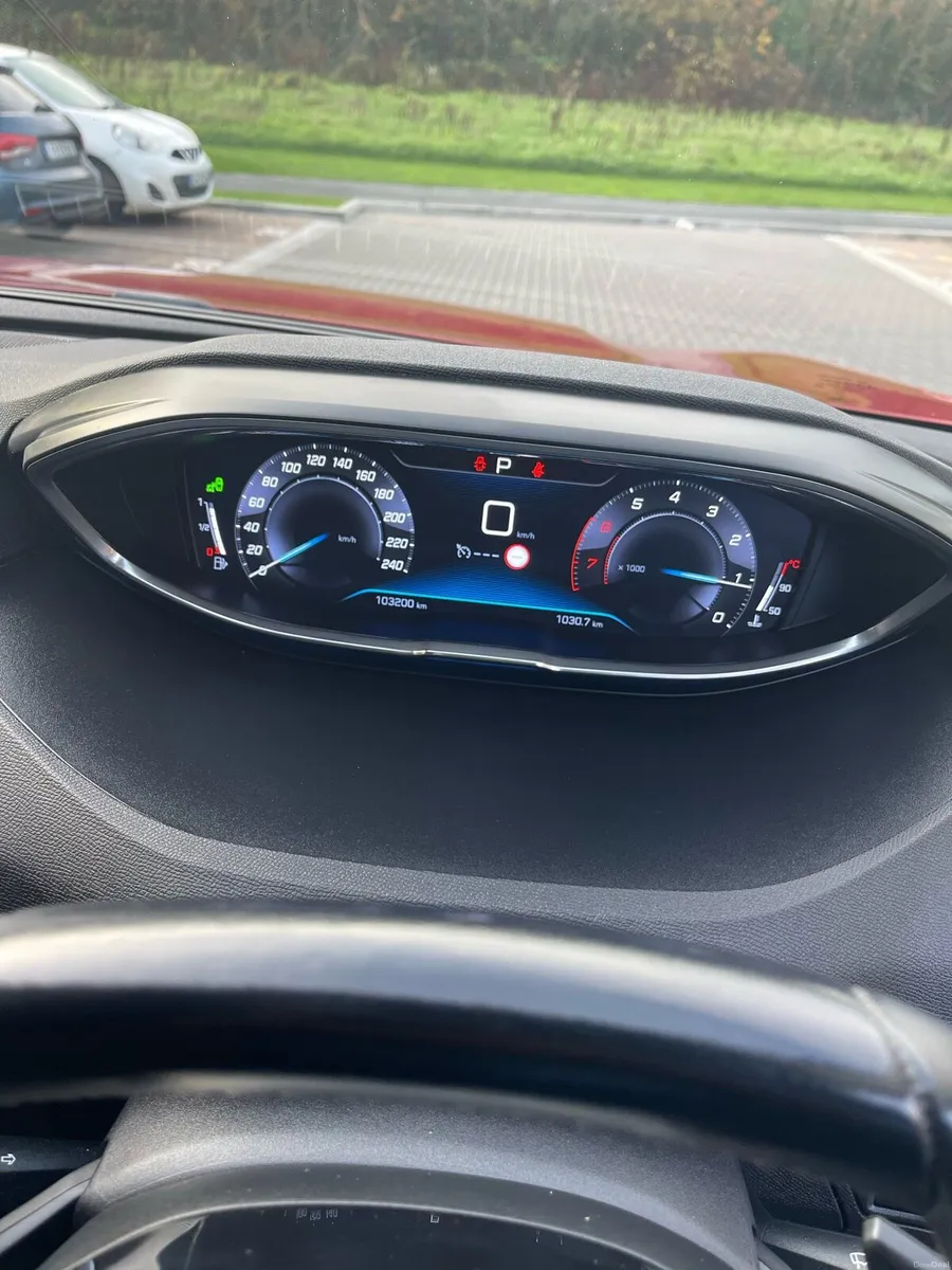 A SUPER CLEAN 2018 PEUGEOT 3008 FOR SALE - Image 4