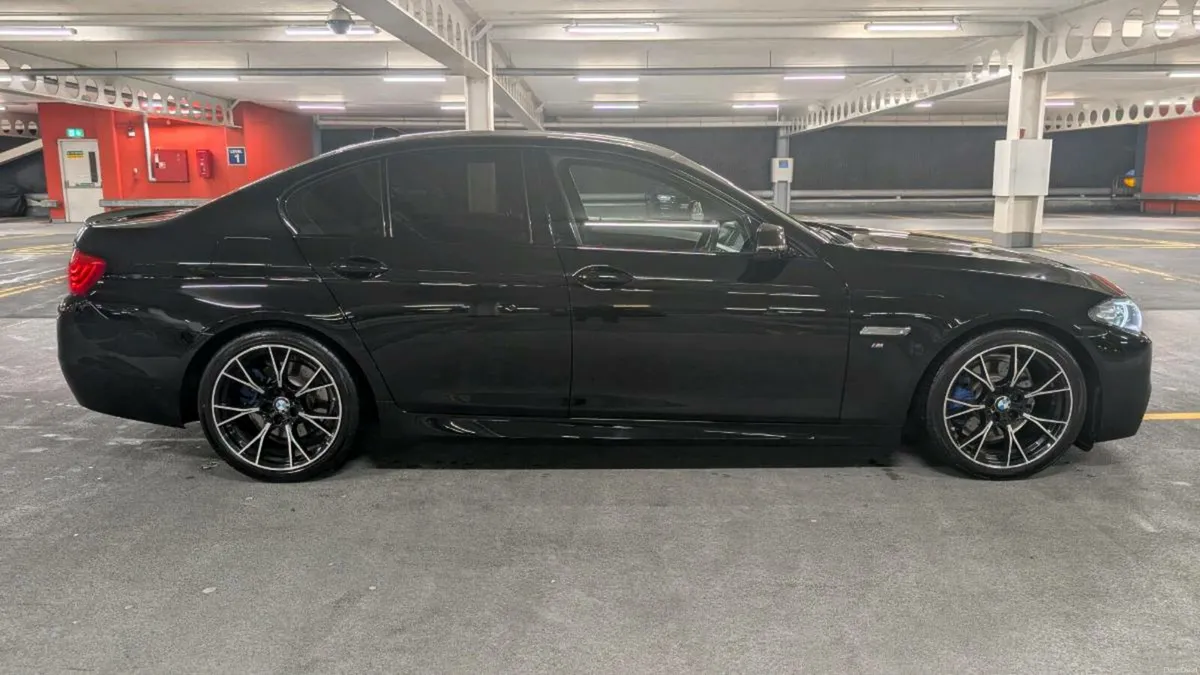2016 BMW 5 series 520D - Image 2