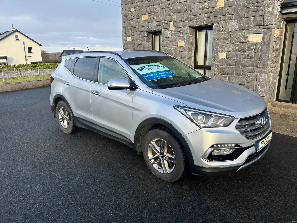 Hyundai Santa Fe 4X4 7 Seater 2017 - Image 1