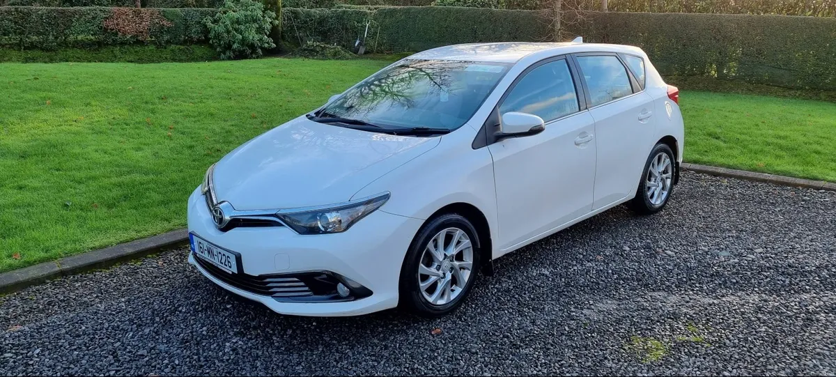 161 Toyota Auris 1.4 D4D Luna Low Kms - Image 2