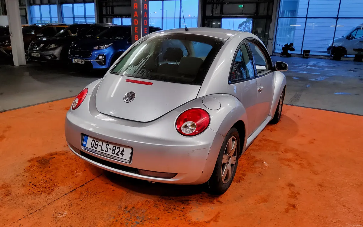 Volkswagen Beetle 2008 - Image 4