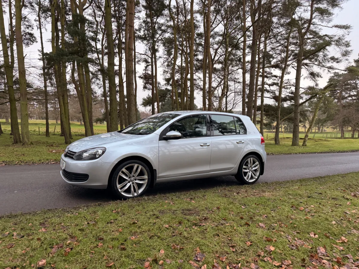Volkswagen Golf Automatic Irish Car Low KM - Image 3