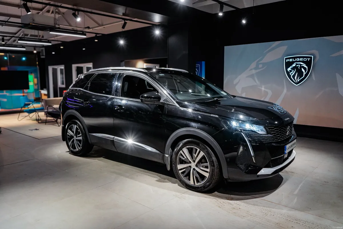 2023 Peugeot 3008 Allure 1.5 BlueHDi 130bhp  Auto - Image 2
