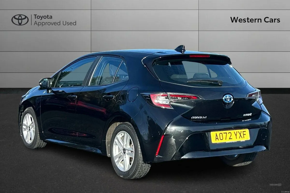 Toyota Corolla 1.8 VVT-h Icon CVT Euro 6 (s/s) 5dr - Image 4