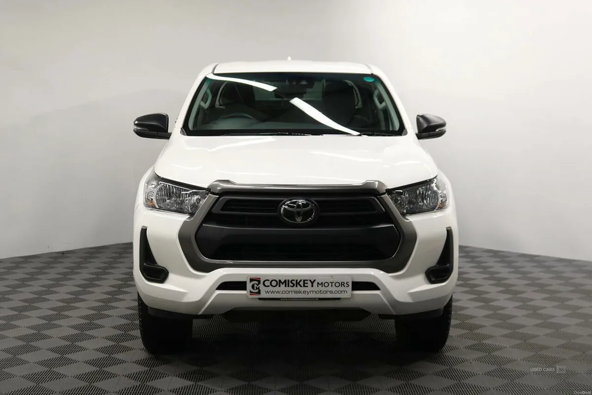 Toyota Hilux D-4D Active - Image 2