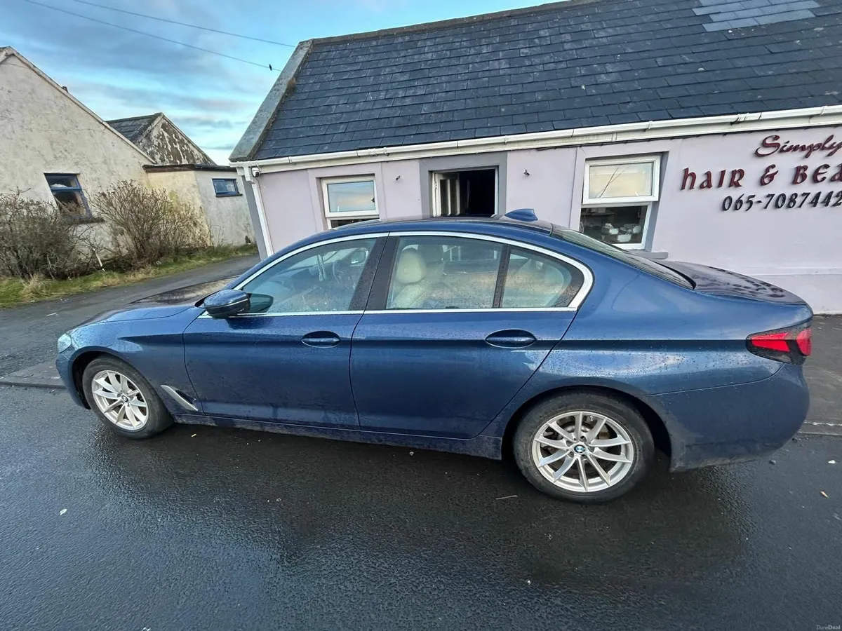 BMW 5-Series 2023 - Image 4