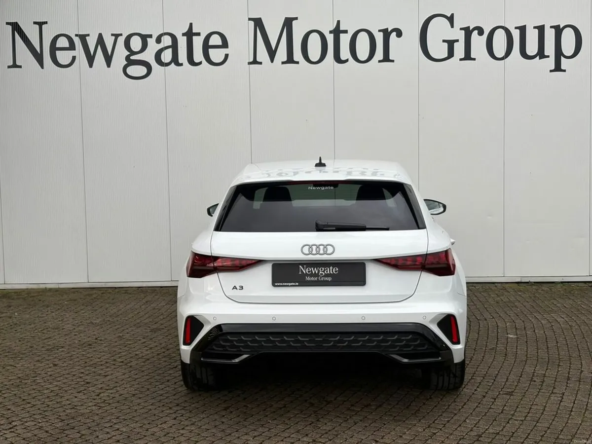 Audi A3 SPORTBACK TFSI E S LINE - Image 4