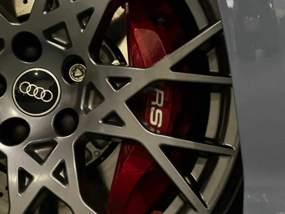 Audi A3 RS 3 TFSI QUATTRO CARBON BLACK - Image 2