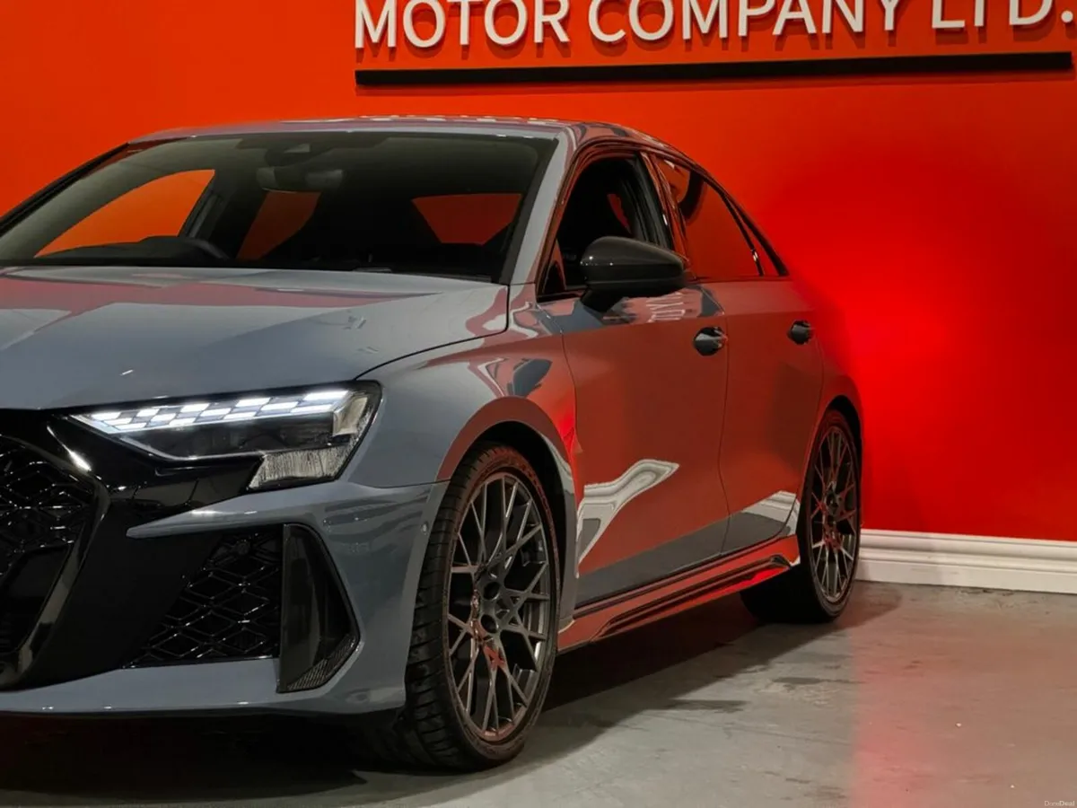 Audi A3 RS 3 TFSI QUATTRO CARBON BLACK - Image 4