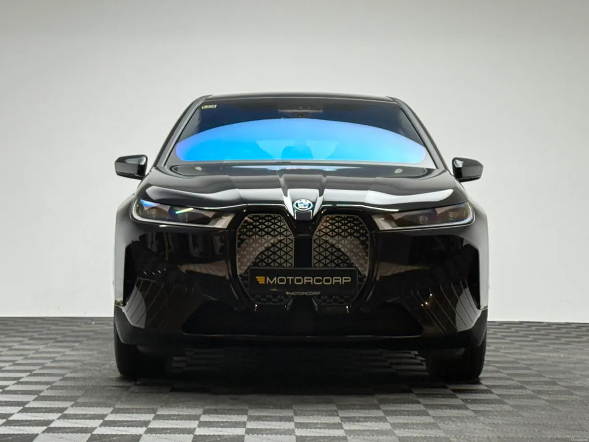 BMW iX 40 M SPORT XDRIVE - Image 2