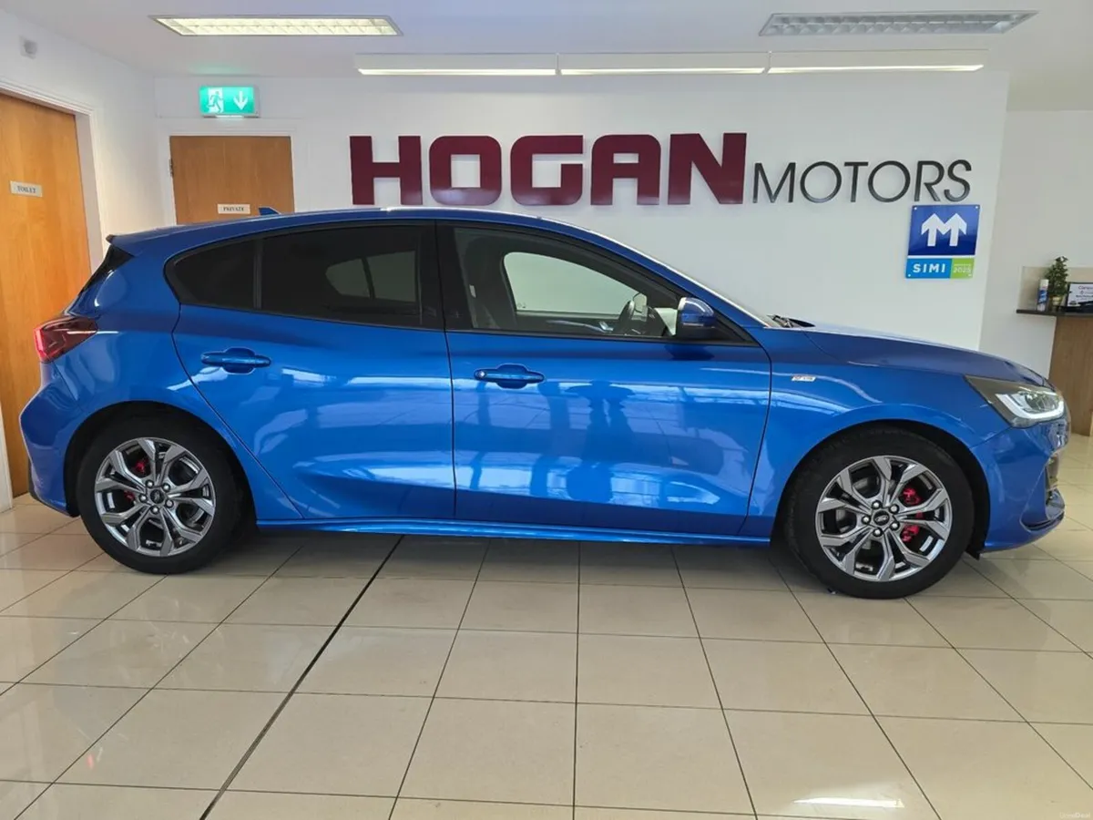 Ford Focus St-line 1.0T Petrol 125 - Image 3