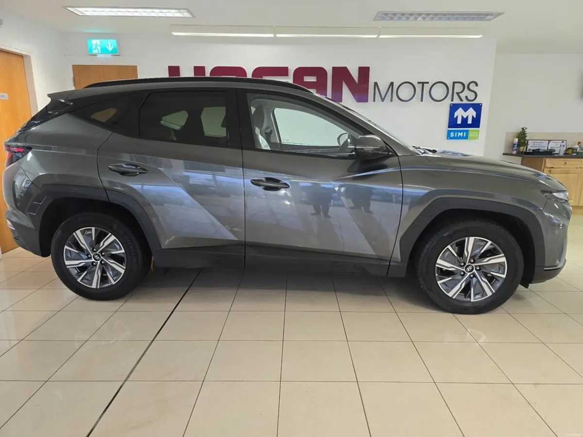 Hyundai Tucson Executive HEV 5DR Auto - Image 3