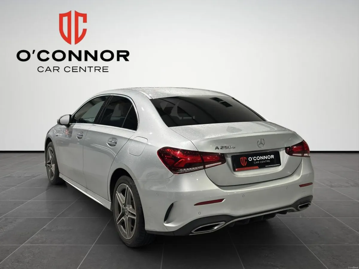 Mercedes-Benz A-Class “Looks like an AMG… sips fue - Image 3