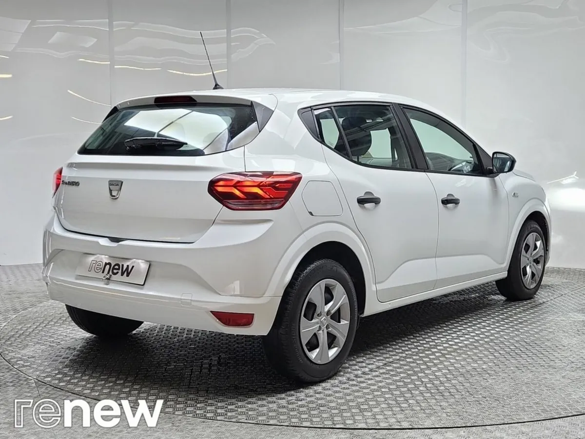 Dacia Sandero Essential SCE 65 MY21.5 4DR - Image 2