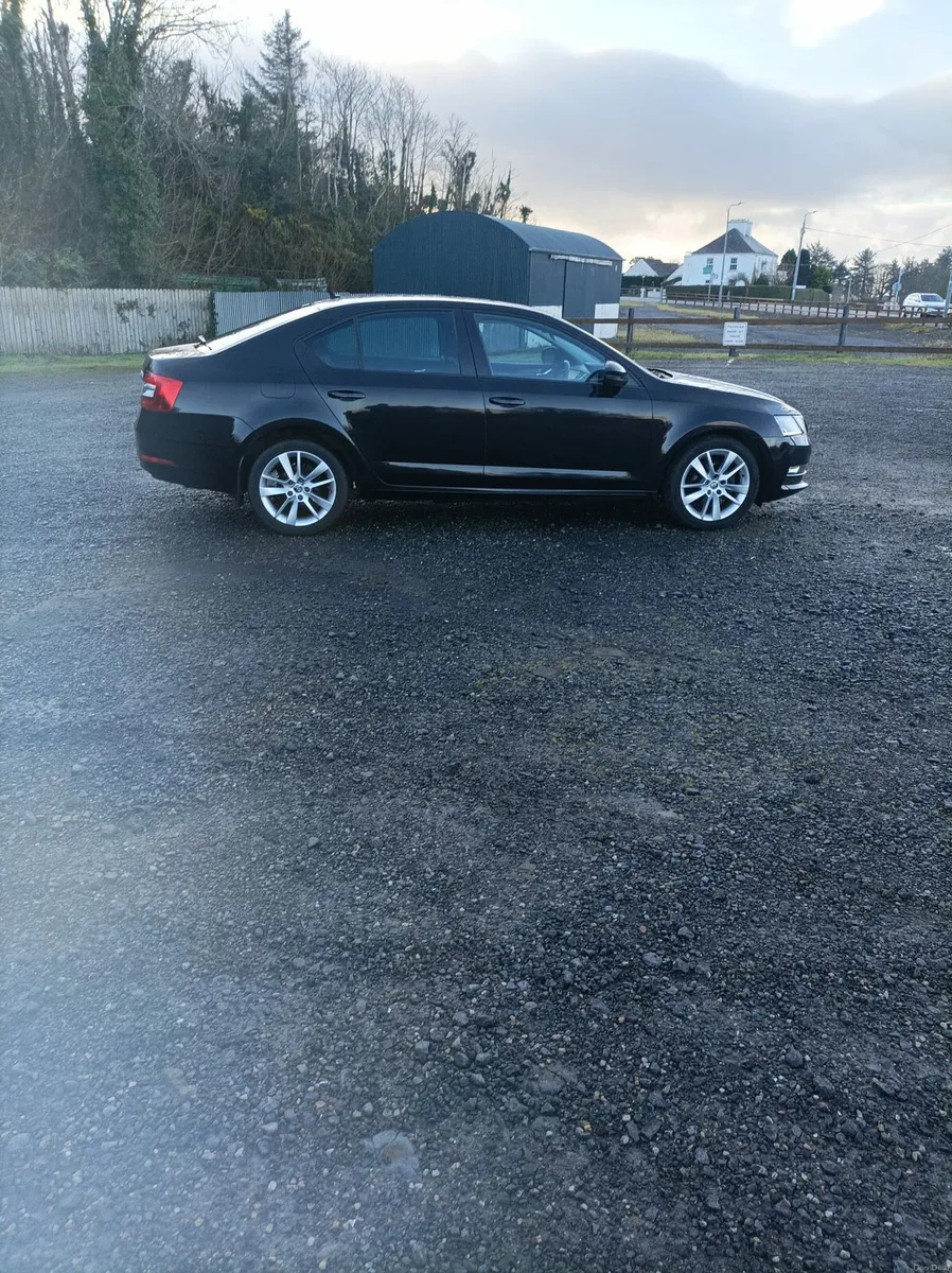 192 Skoda Octavia - Image 2