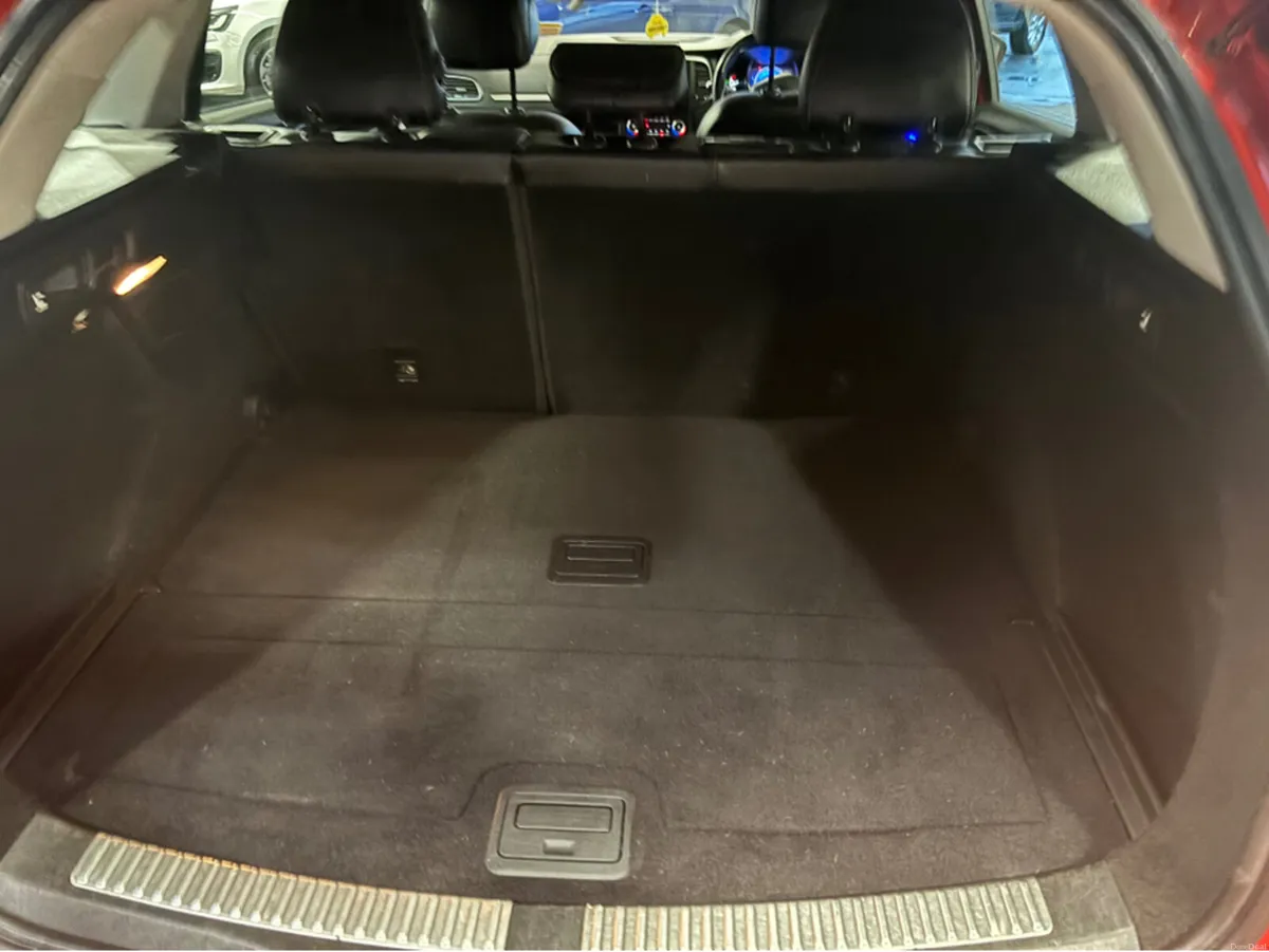 Renault Megane SPORT TOURER DYNAMIQUE 5DR - Image 4