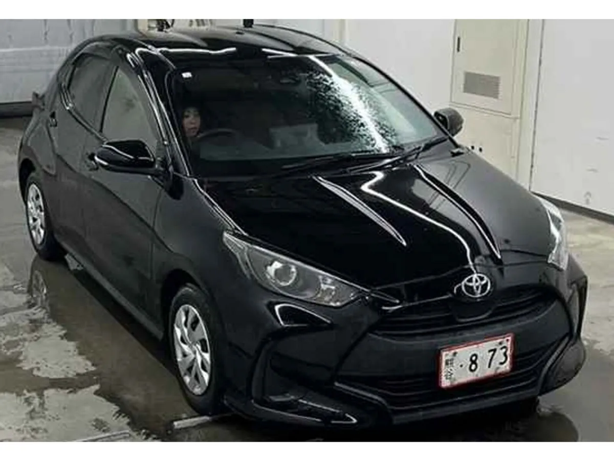 Toyota Yaris 1.5 Petrol Hybrid Auto - Image 4