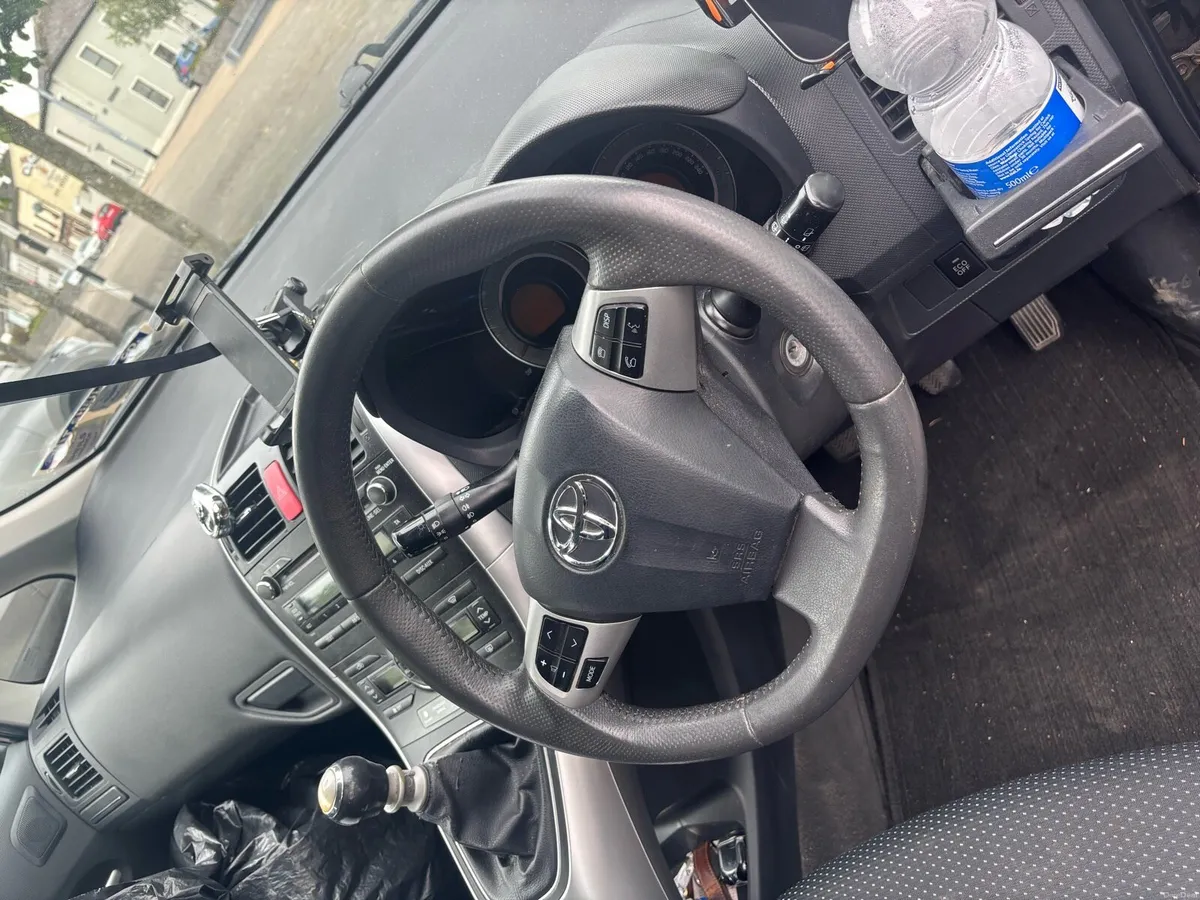 Toyota Auris 2011 - Image 3