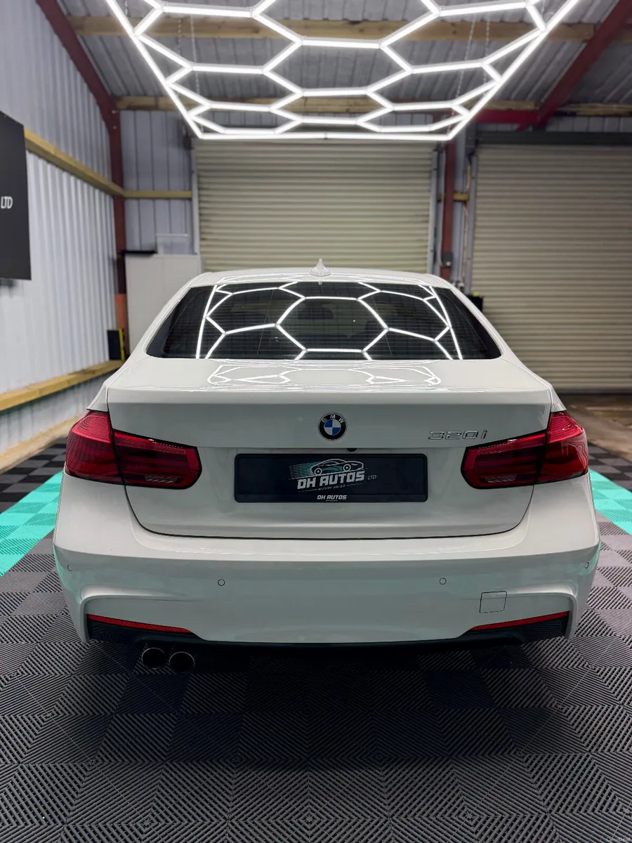 2017 BMW 3 SERIES 320i M-SPORT - Automatic - Image 4