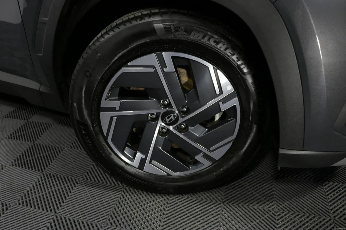 Hyundai Tucson COMFORT PLUS 1.6L DIESEL SUV - Image 4