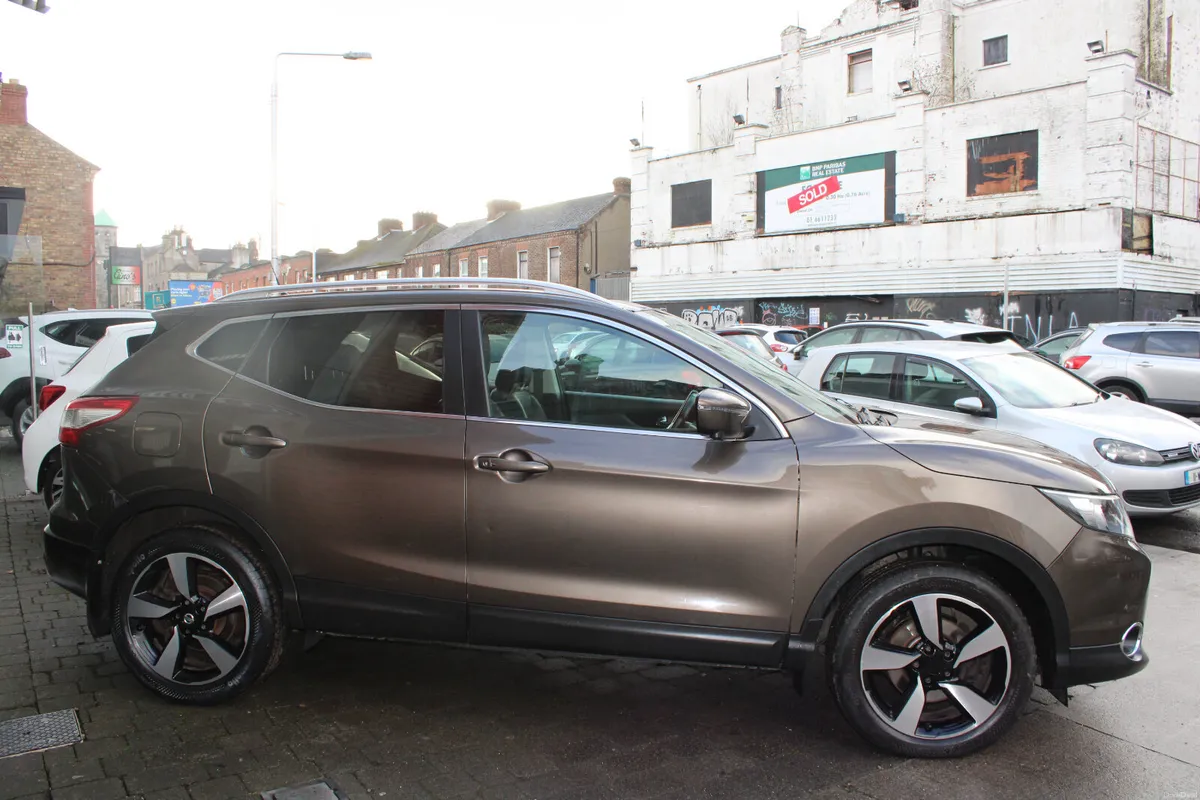 Nissan Qashqai AUTO SV PREMIUM 1.6 2017 - Image 3