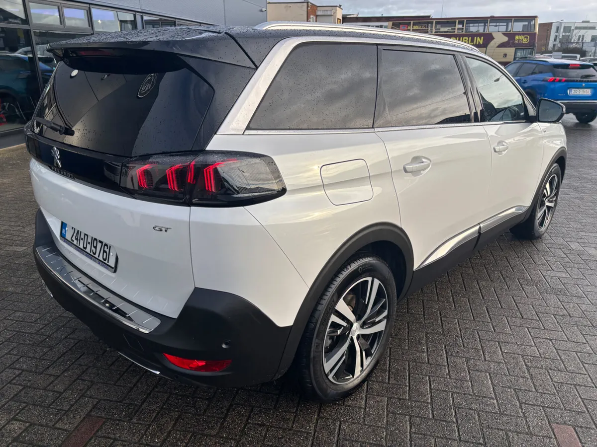Peugeot 5008 2024 GT hybrid - Image 4