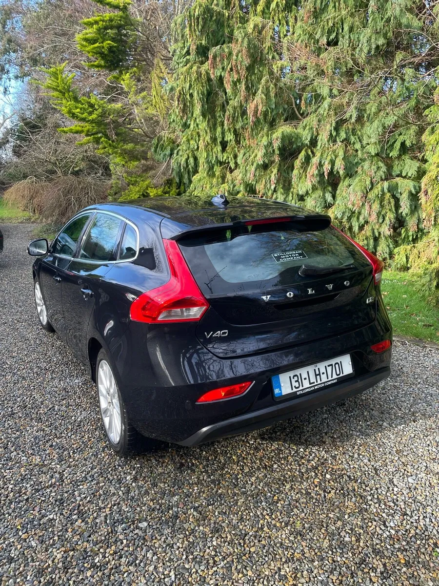 Volvo V40 1.6 D2 SE LUX 115bhp - Image 4