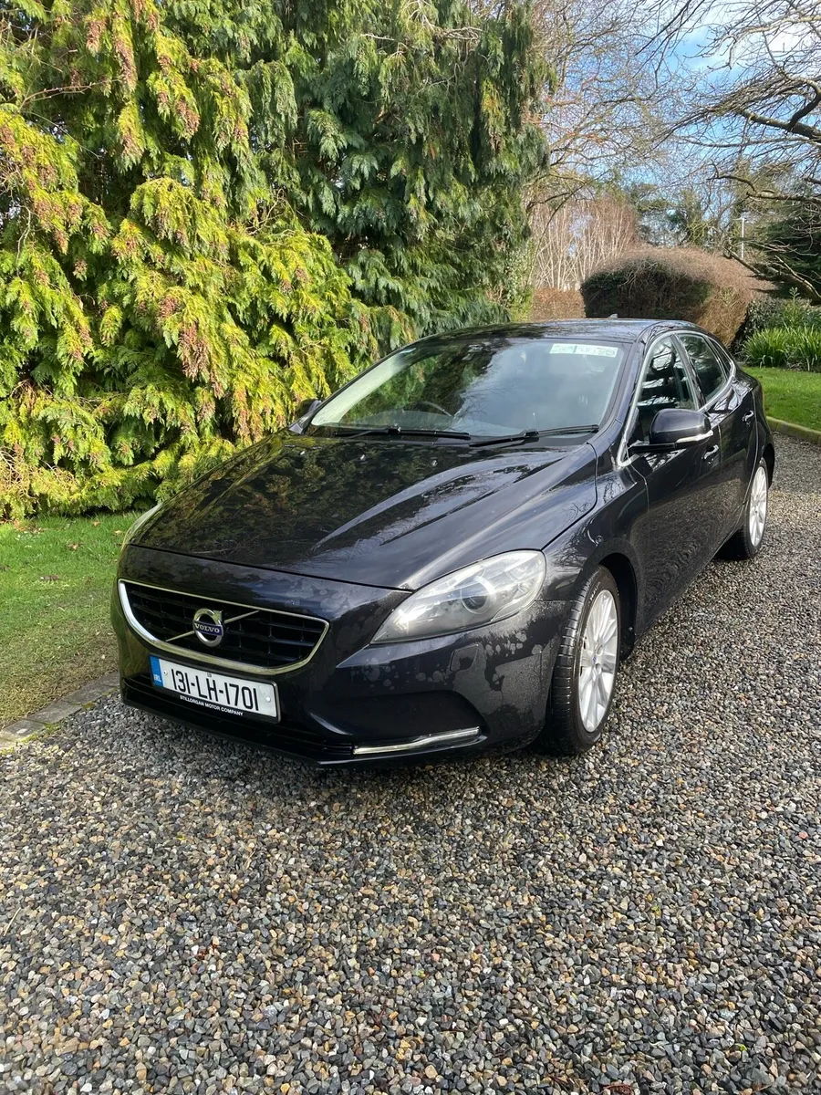 Volvo V40 1.6 D2 SE LUX 115bhp - Image 3