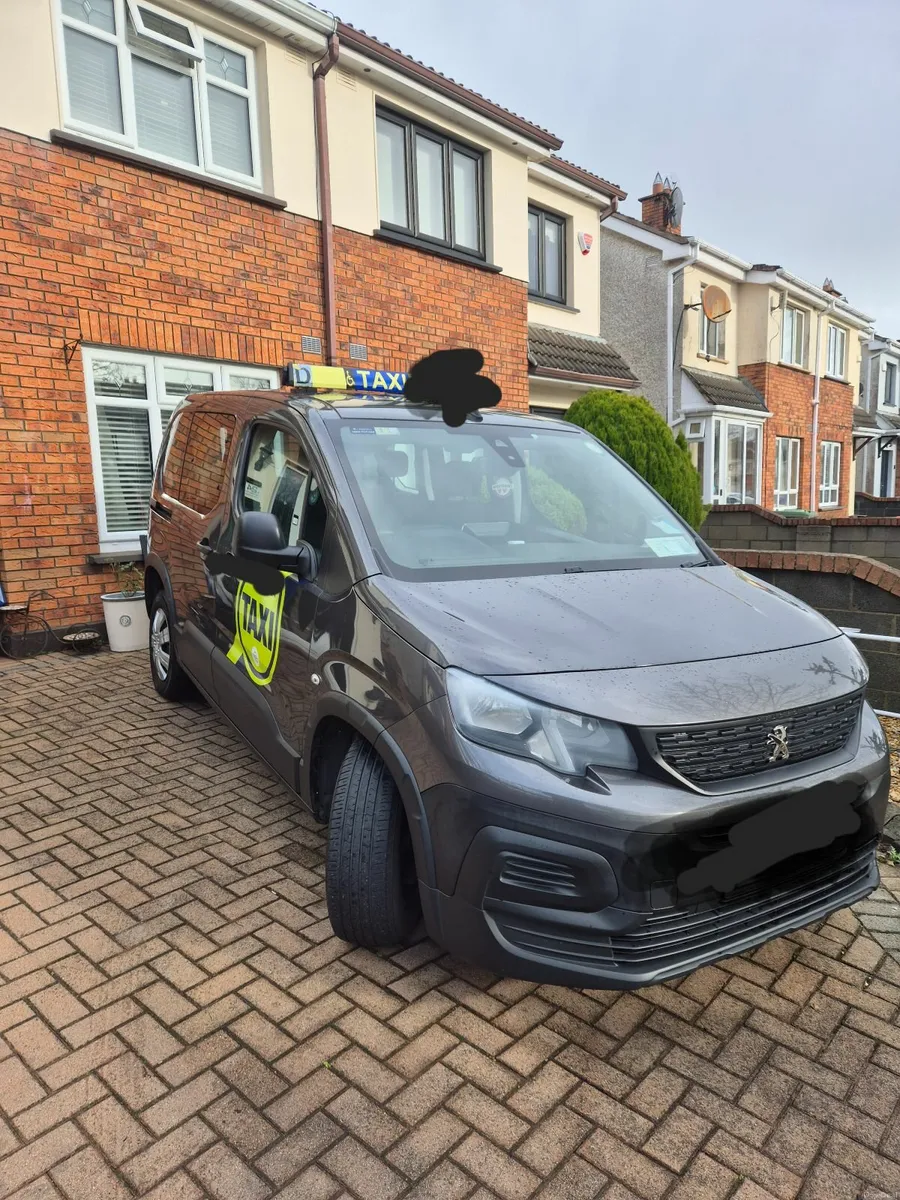 Taxi for Rent - Image 2