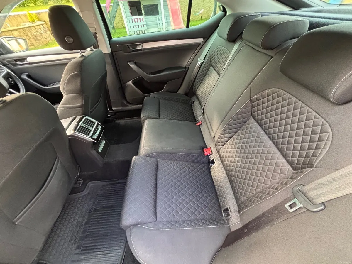 Skoda Superb 2020 - Image 2