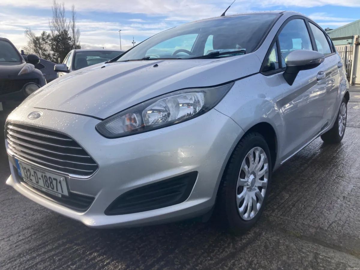 NCT 10/26- LOVELY CAR-LOW KMS - Image 3