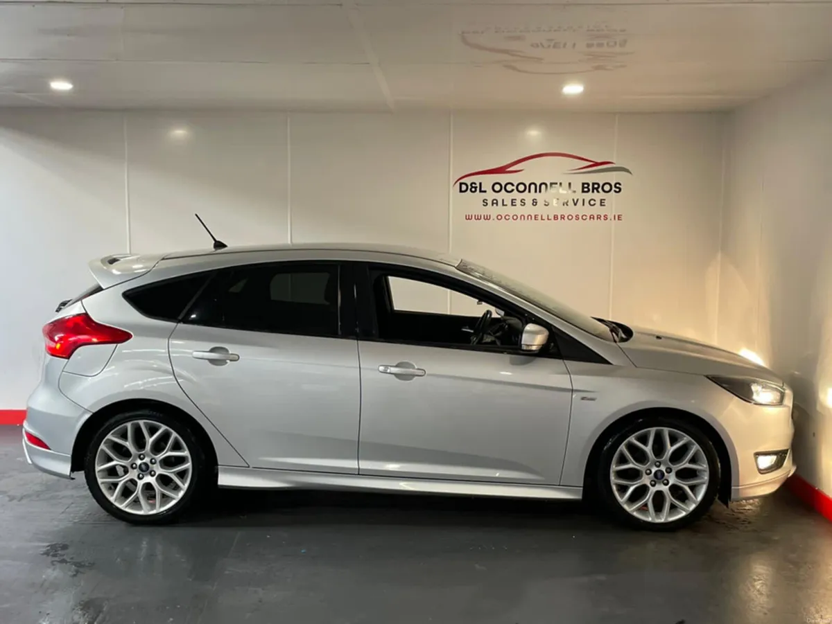 Ford Focus 1.5 TDCI ST-LINE 120PS 5 5DR - Image 4