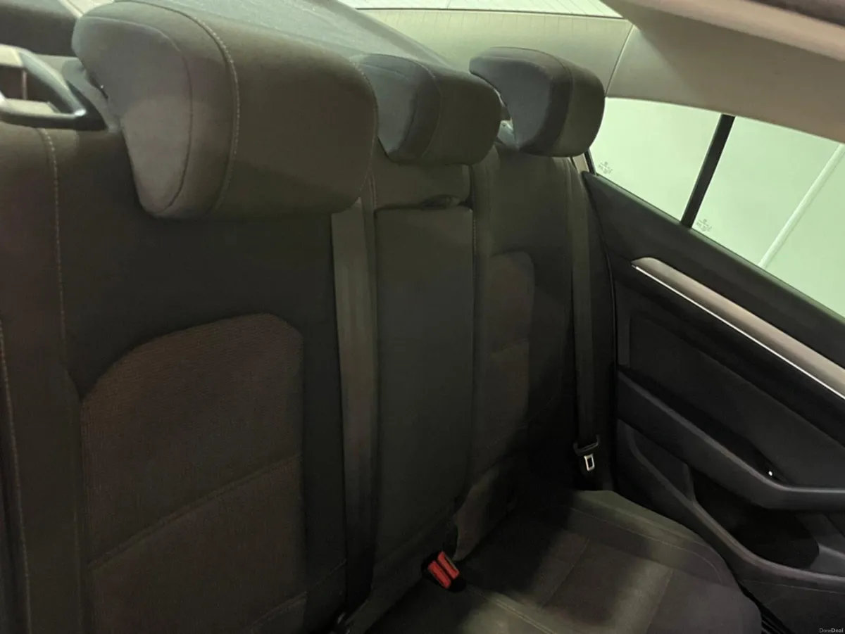 Volkswagen Passat CL 1.6 TDI D7F 120HP 4DR AUTO - Image 3