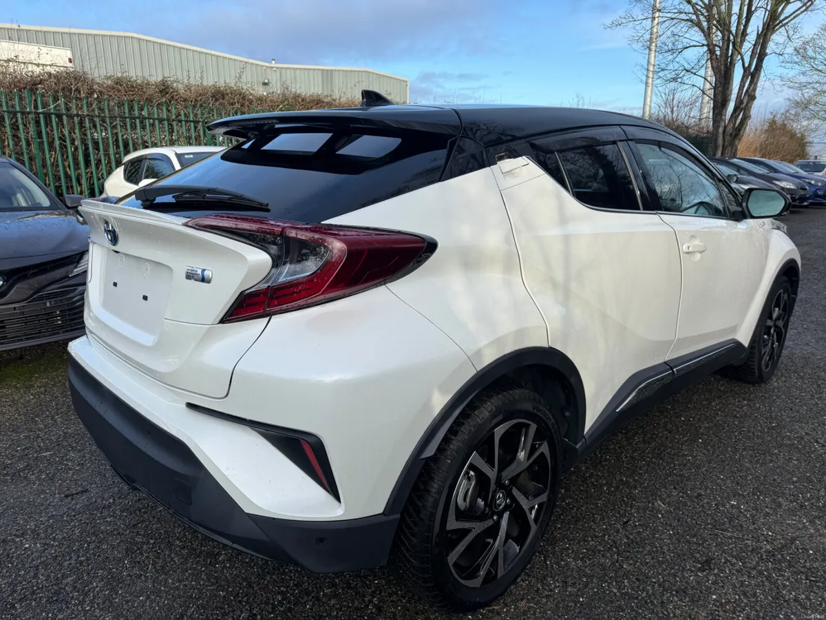 Toyota CH-R 15,000km!!! Hi spec!!! - Image 3