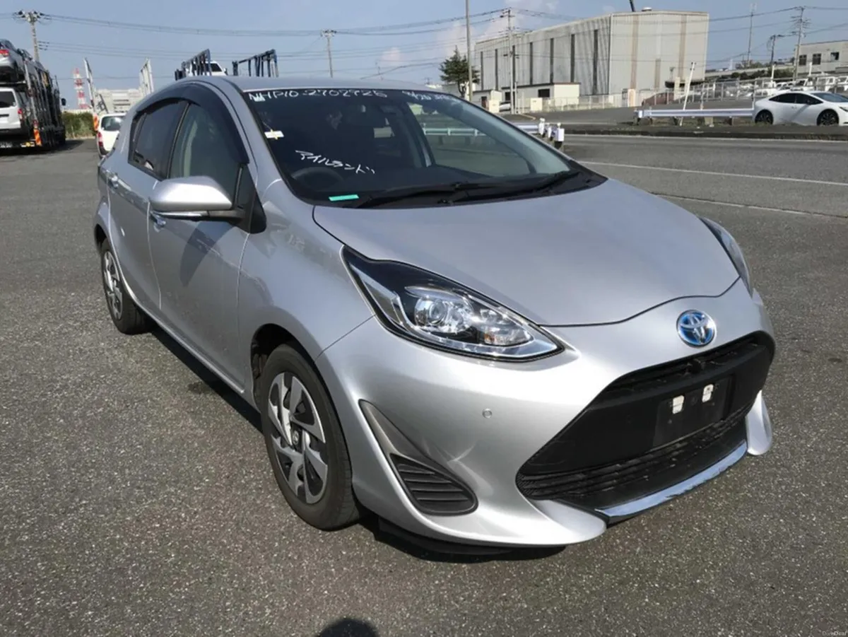 Toyota Aqua S STYLE AUTOMATIC HYBRID 1.5 PETROL //