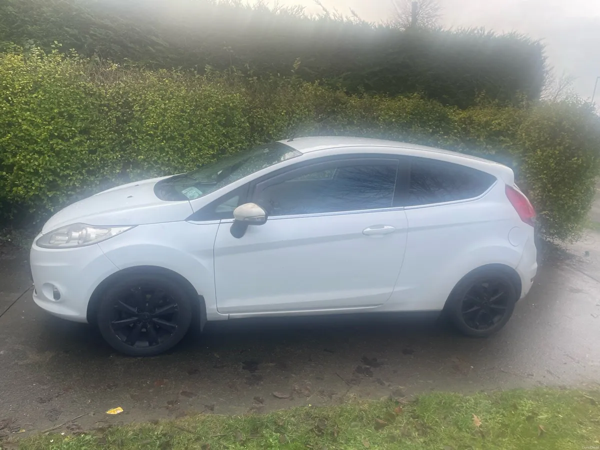 Ford fiesta - Image 3