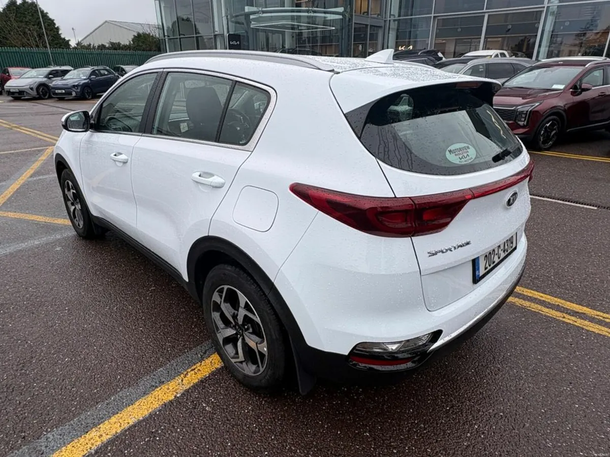 Kia Sportage Premium Spec 1.6d **1 YEAR WARRANTY** - Image 4