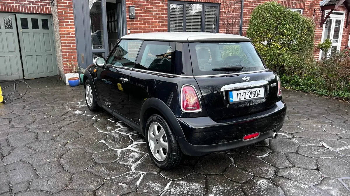 Pristine, very low mileage Mini Cooper - Image 3