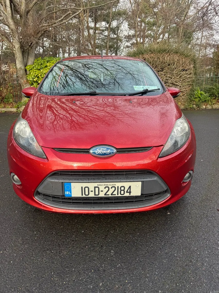 2010 Ford Fiesta - Image 2