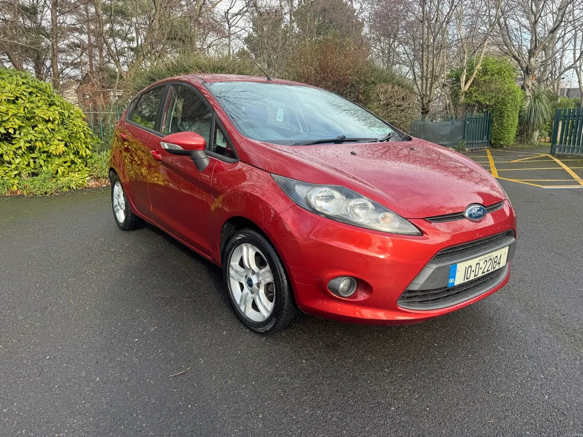 2010 Ford Fiesta - Image 1