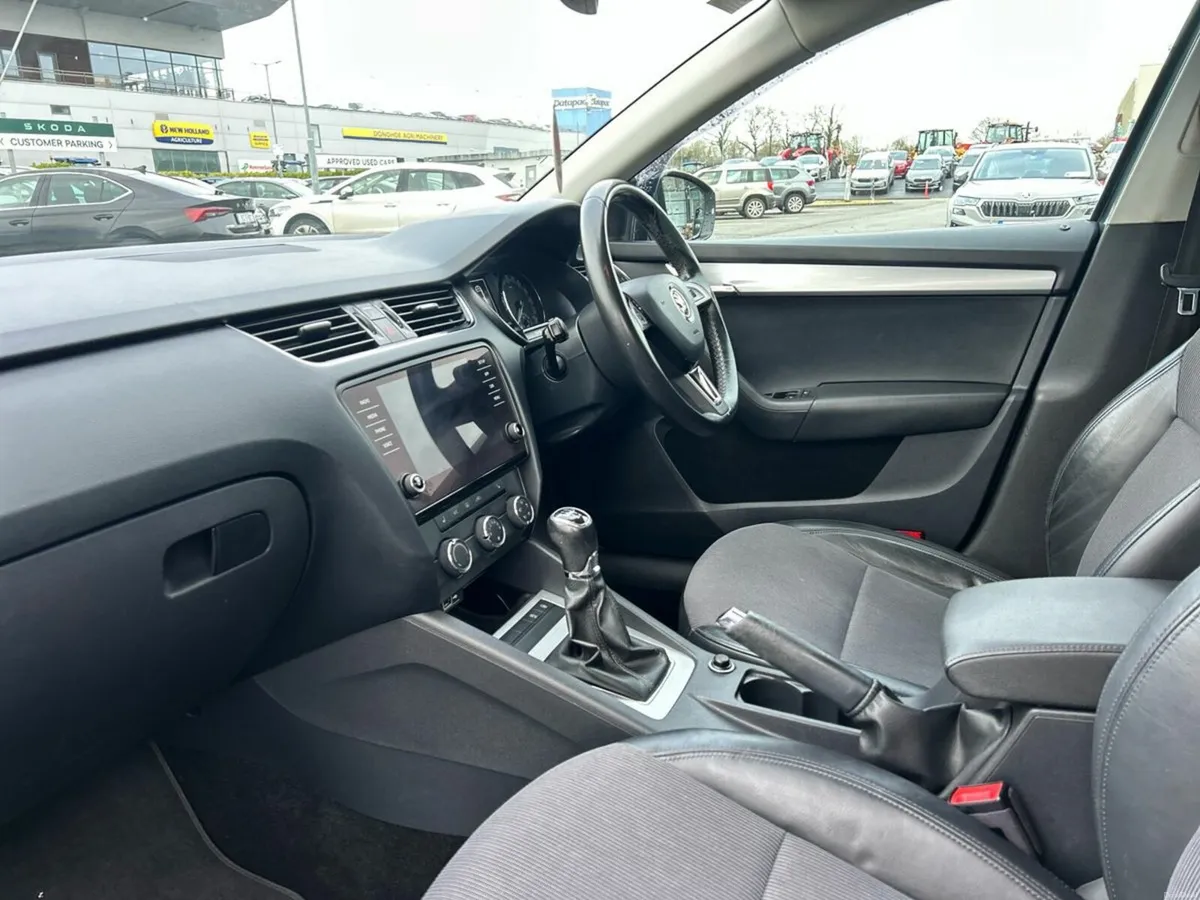 Skoda Octavia Soleil 1.6TDI 115HP - Image 3