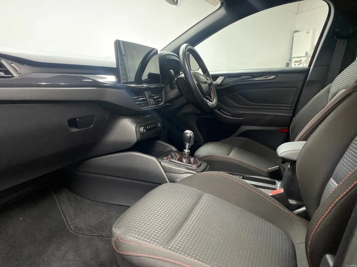 Ford Focus ST-Line 1.0 125HP Manual - Image 3