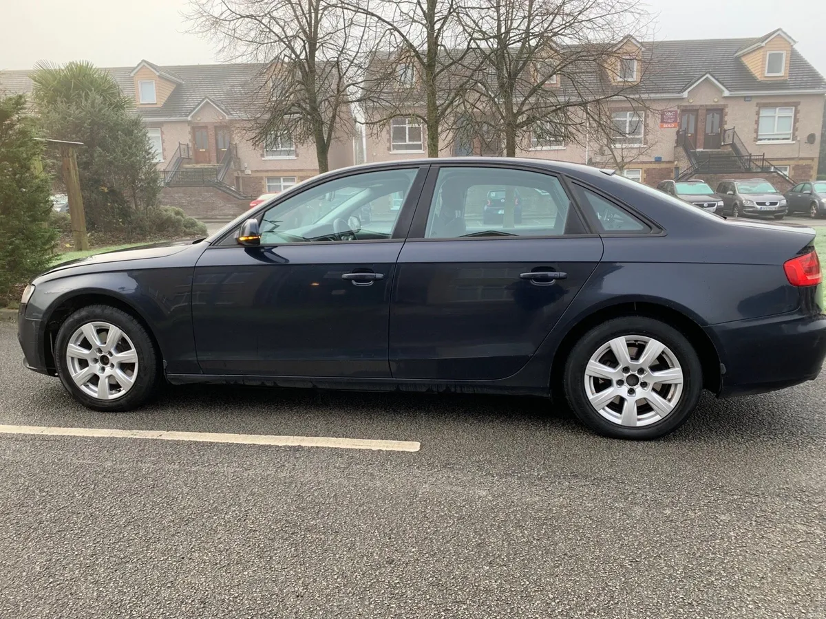 A4 AUDI 2011 for sale blue color 2 litre Diesel - Image 2