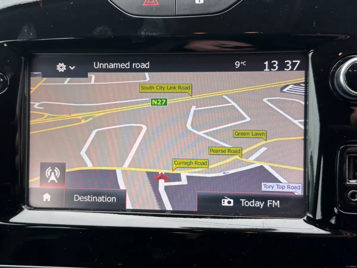 Renault Clio very low mileage - Image 4