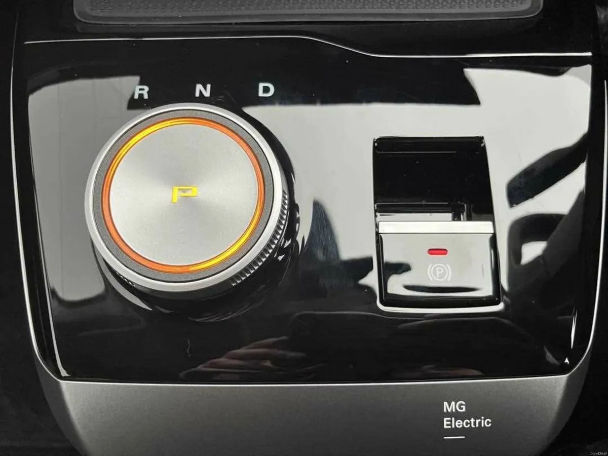 2025 MG MG4 Trophy Long Range *Top Spec * - Image 4