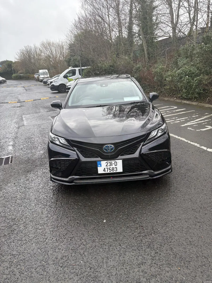 Toyota Camry / 2023 / 2.5 Petrol Hybrid / Auto - Image 2