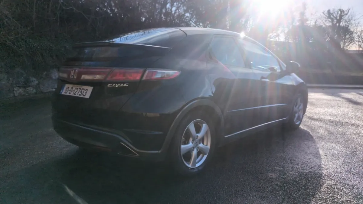 Honda Civic 2010 - Image 3