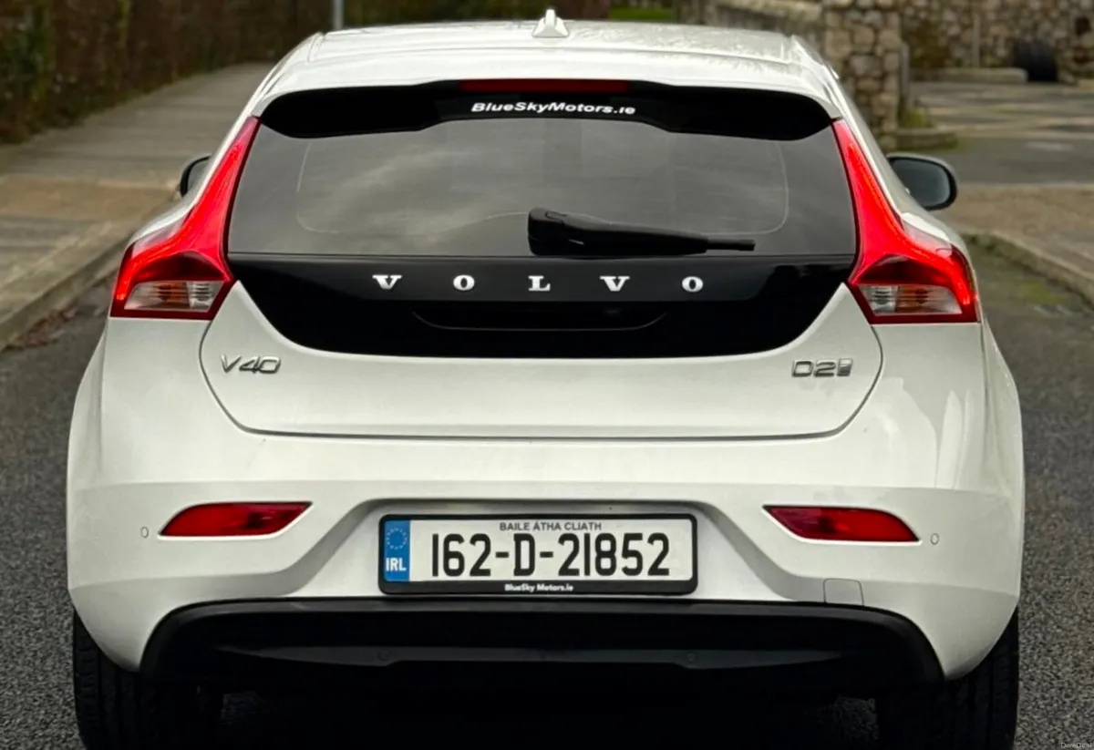 Warranty Volvo V40 Diesel Manual Low Miles - Image 4